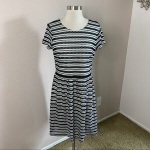 Ann Taylor Eyelet Vertical Striped Dress Size 8